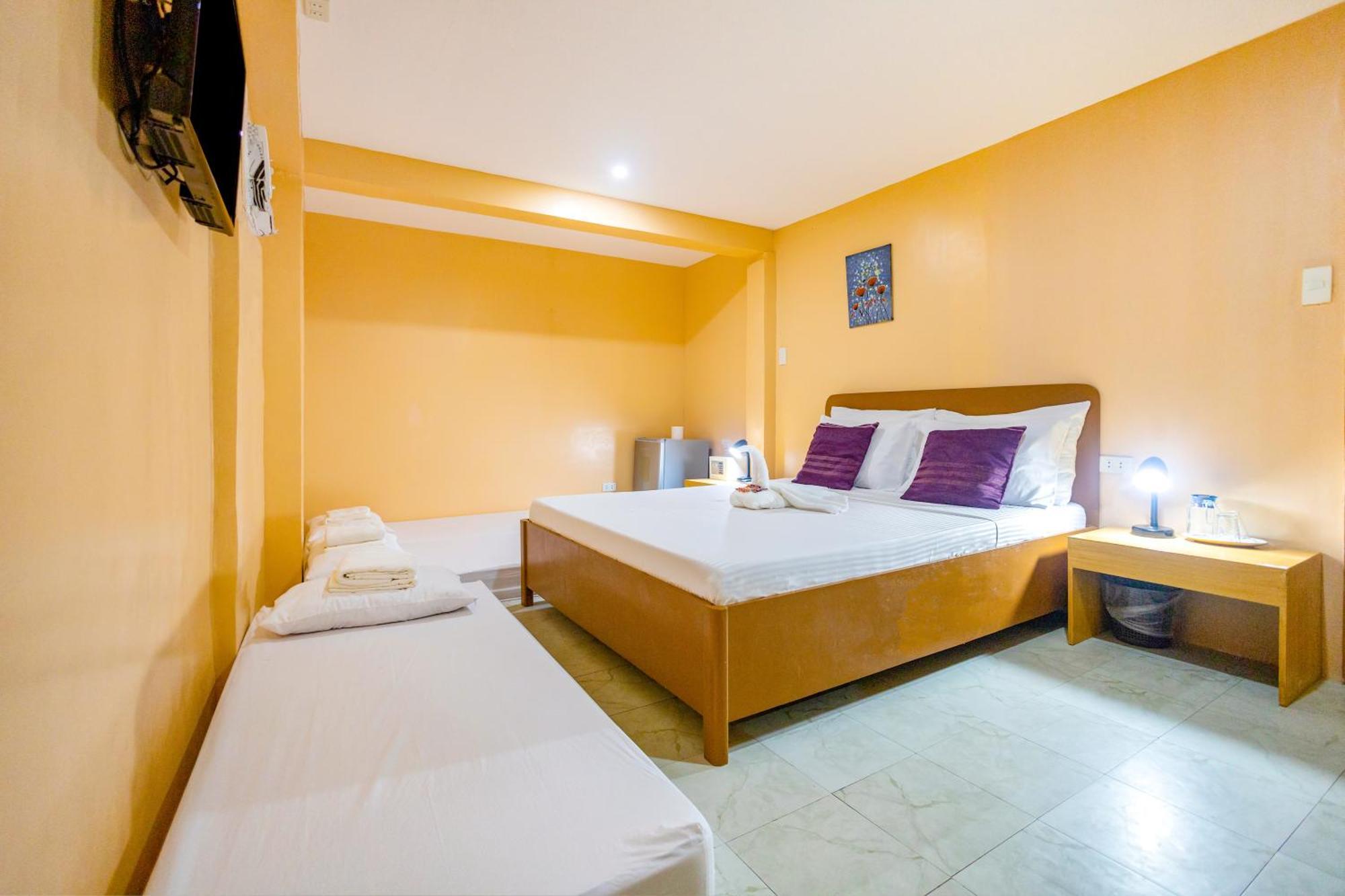 White Shamrock Beach Hotel Balabag  Zimmer foto